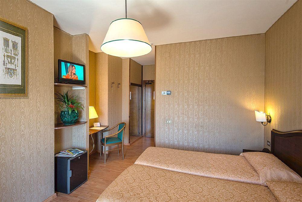 Park Hotel Blanc Et Noir Рим Екстер'єр фото